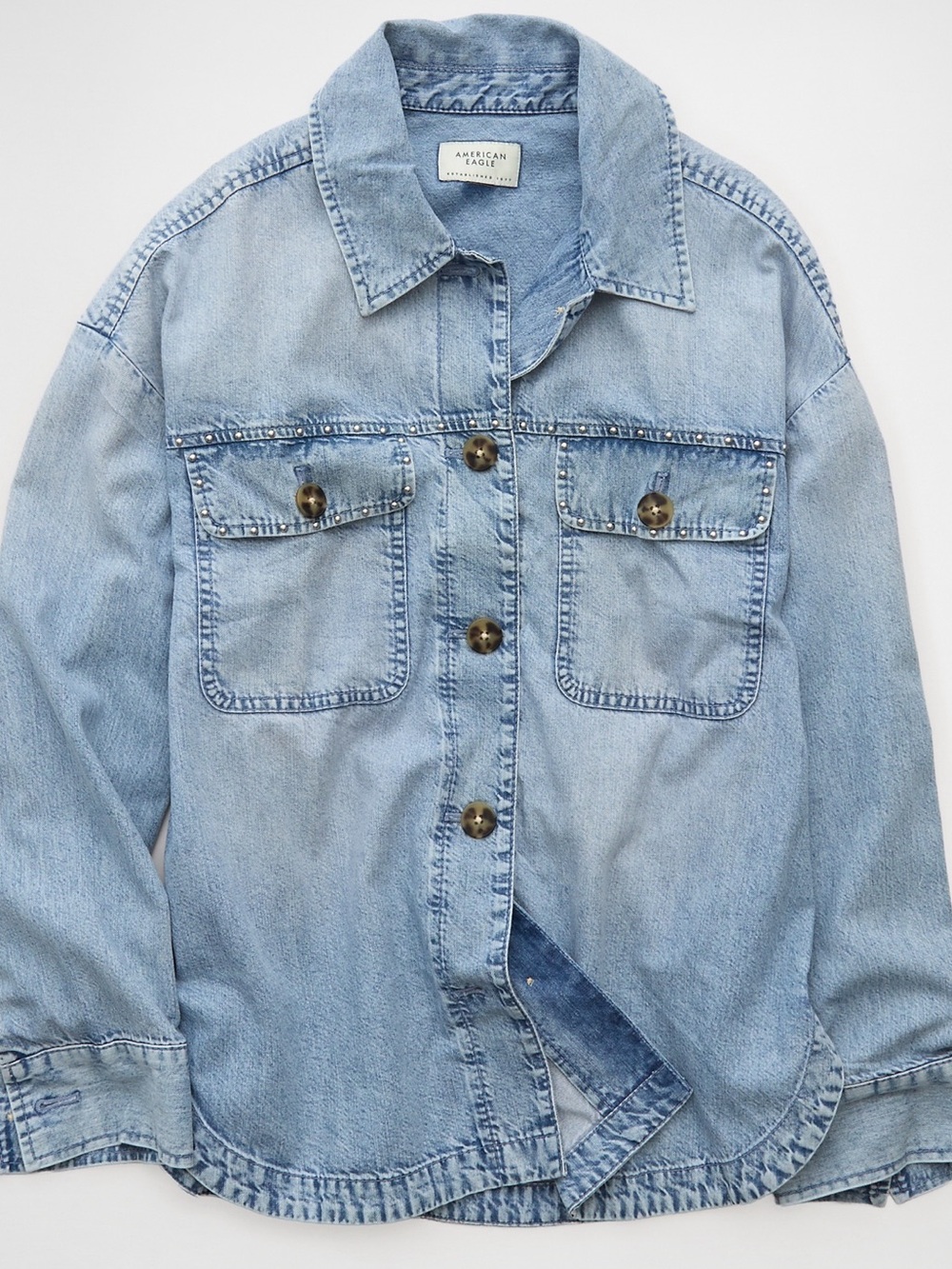 NWT AE Studded Light Wash Denim Button-Up Shirt Jacket - Picture 3 of 9